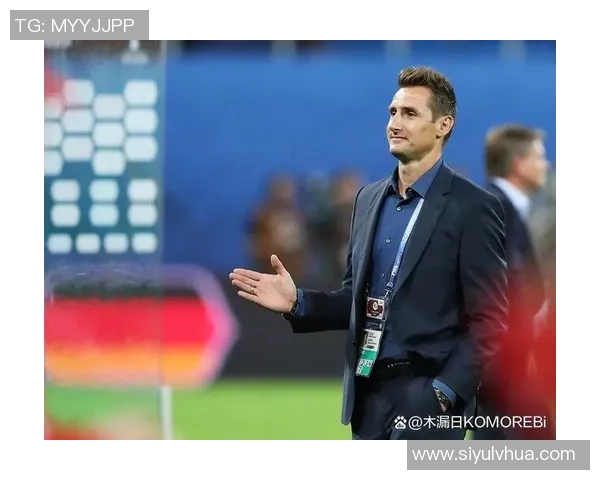 多特蒙德迎来新血液三名U17小将参与训练17岁后腰卡巴有望首秀德甲